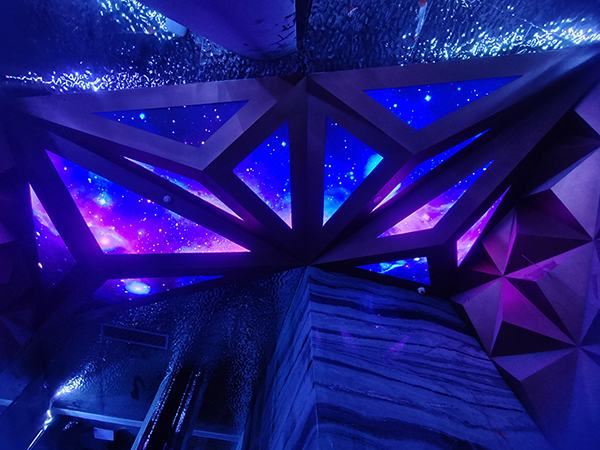 Không gian trình diễn ánh sáng tại quán bar Jiefeng Technology Top
